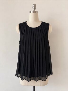 🖤 Zara Black Pleated Sleeveless Blouse | Size M